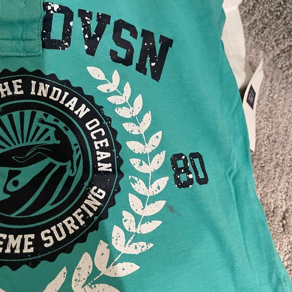 Boys 5T shirts - Picture 2 of 2